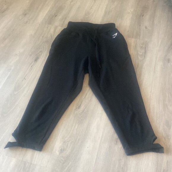 🏁 Gymshark black athletic slouchy capris size XS - Picture 2 of 10
